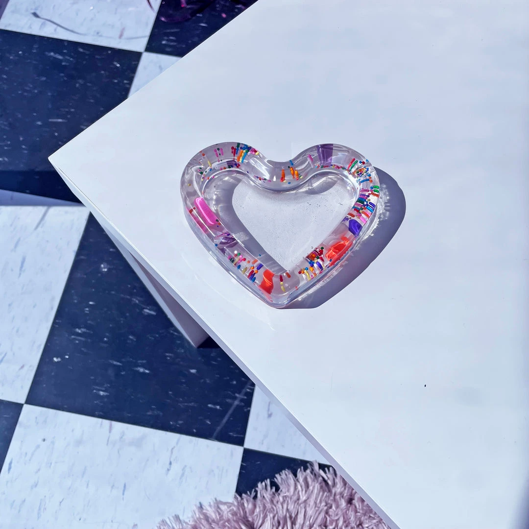 Burning Love Pill Heart Ash Tray Accessories Burning Love Pill Heart Ash Tray Accessories