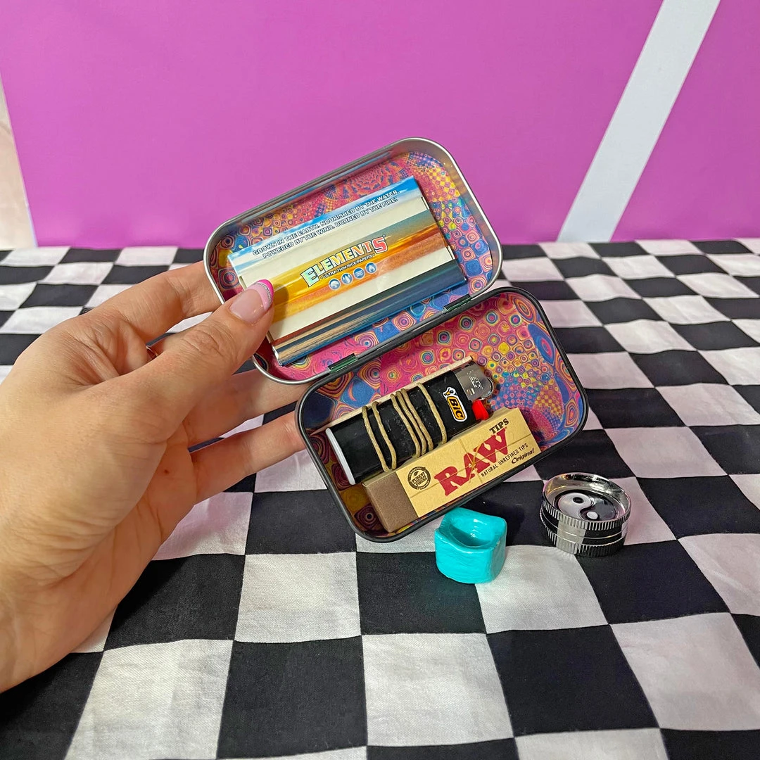 Shop Burning Love Smiley Smoking Kit 4 Shop Burning Love Smiley Smoking Kit