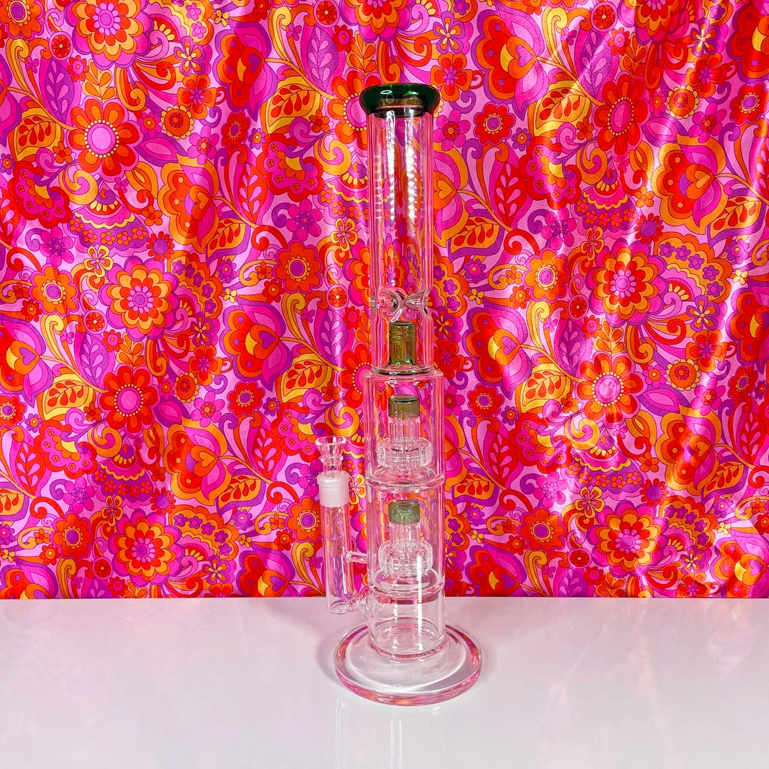 Burning Love 18" The Colossal Bong Burning Love 18" The Colossal Bong