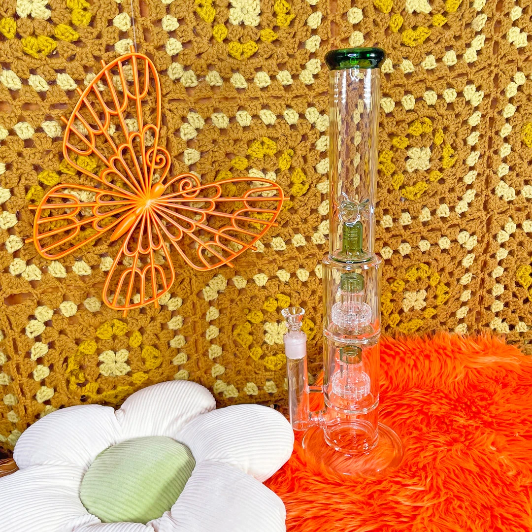 Burning Love 18" The Colossal Bong Burning Love 18" The Colossal Bong