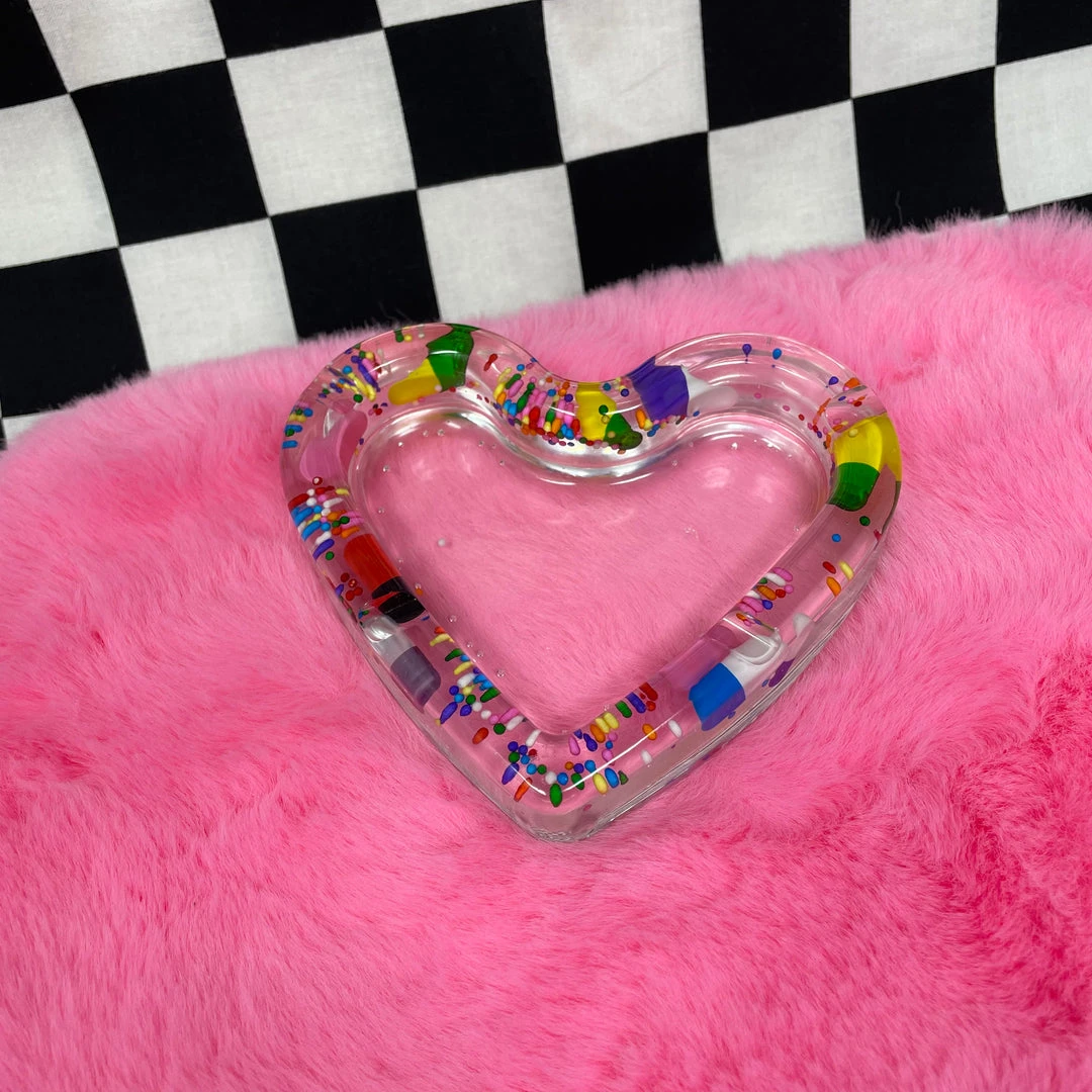 Burning Love Pill Heart Ash Tray Accessories Burning Love Pill Heart Ash Tray Accessories