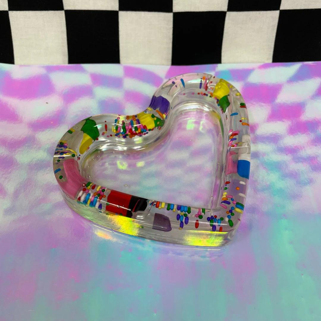 Burning Love Pill Heart Ash Tray Accessories Burning Love Pill Heart Ash Tray Accessories