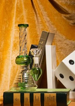 Burning Love Bongs Twirl Water Pipe- Green