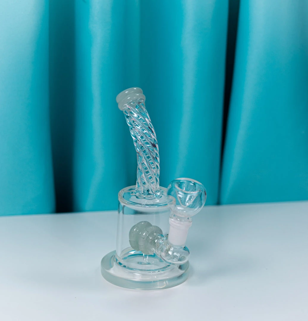 Burning Love Chic Water Pipe- Jade Pipes Burning Love Chic Water Pipe- Jade Pipes