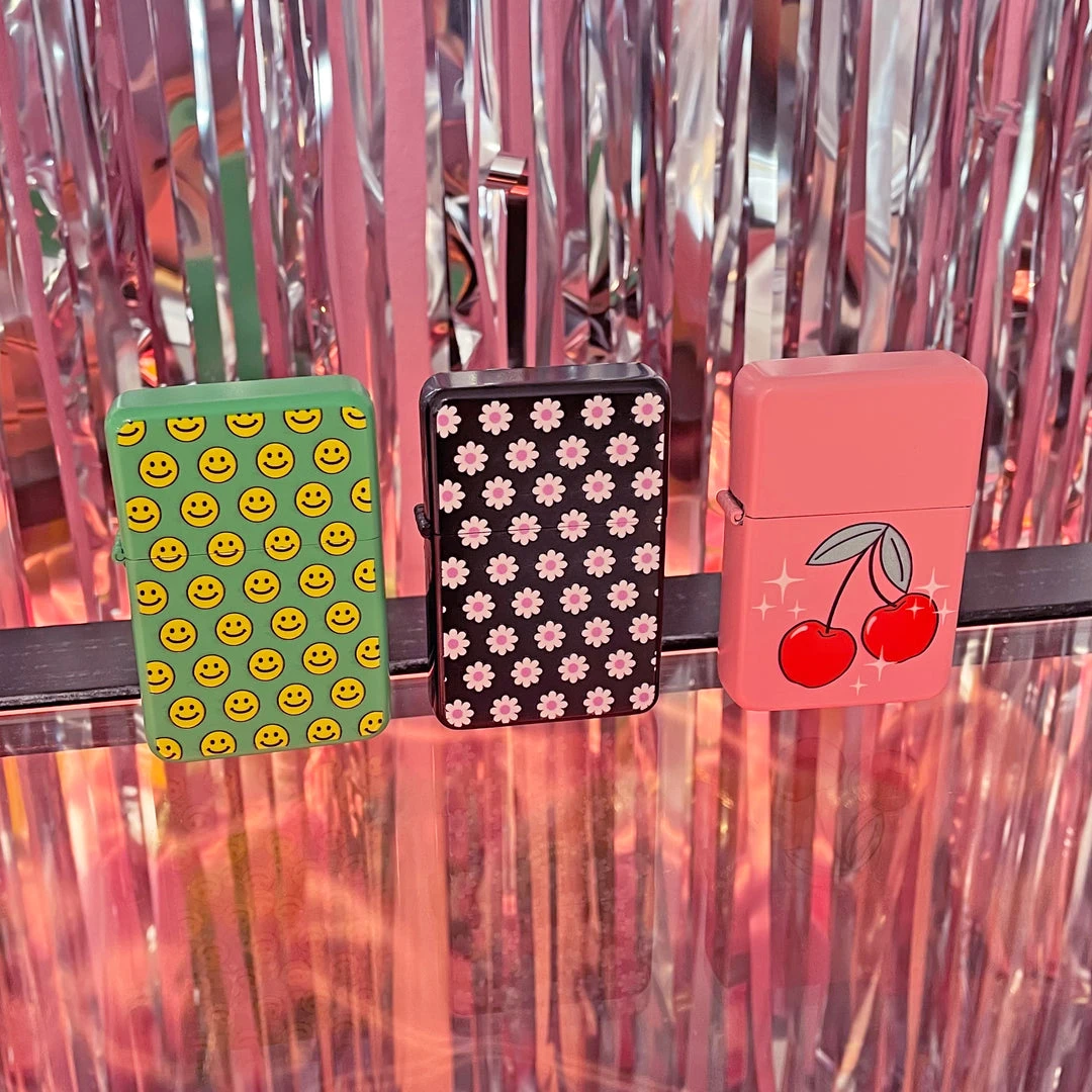 Burning Love Accessories Smiley Lighter (REFILLABLE) 8 Burning Love Accessories Smiley Lighter (REFILLABLE)