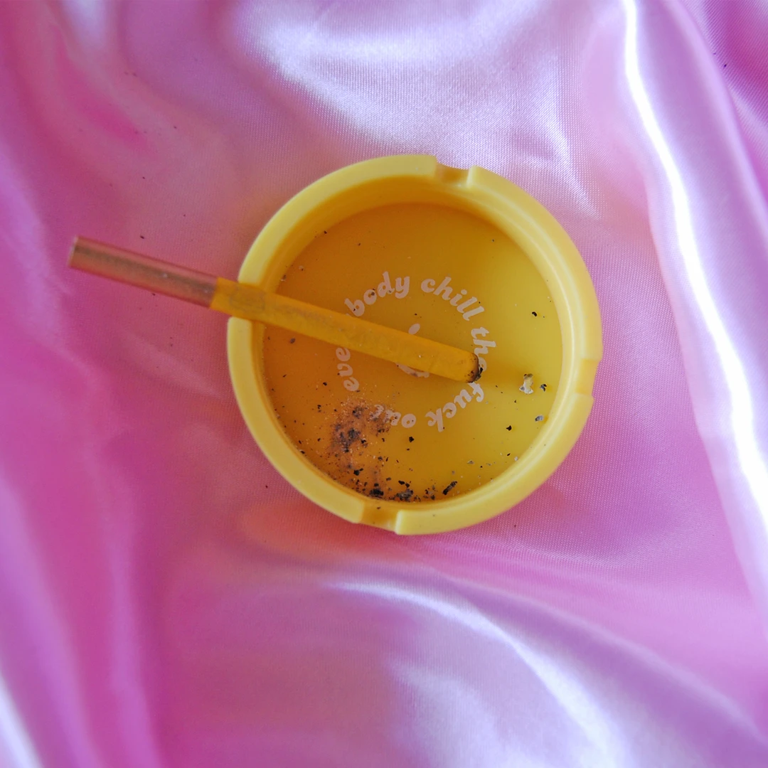 Burning Love Everybody Chill Ash Tray Ash Trays Burning Love Everybody Chill Ash Tray Ash Trays