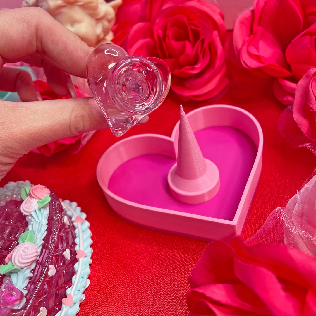 Burning Love Pink Heart Debowler Ash Tray Rolling Trays 7 Burning Love Pink Heart Debowler Ash Tray Rolling Trays