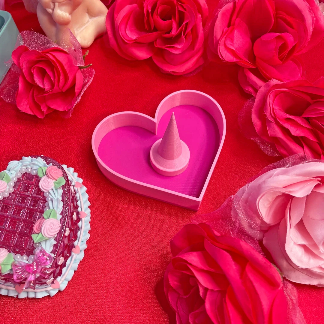 Burning Love Pink Heart Debowler Ash Tray Rolling Trays 4 Burning Love Pink Heart Debowler Ash Tray Rolling Trays