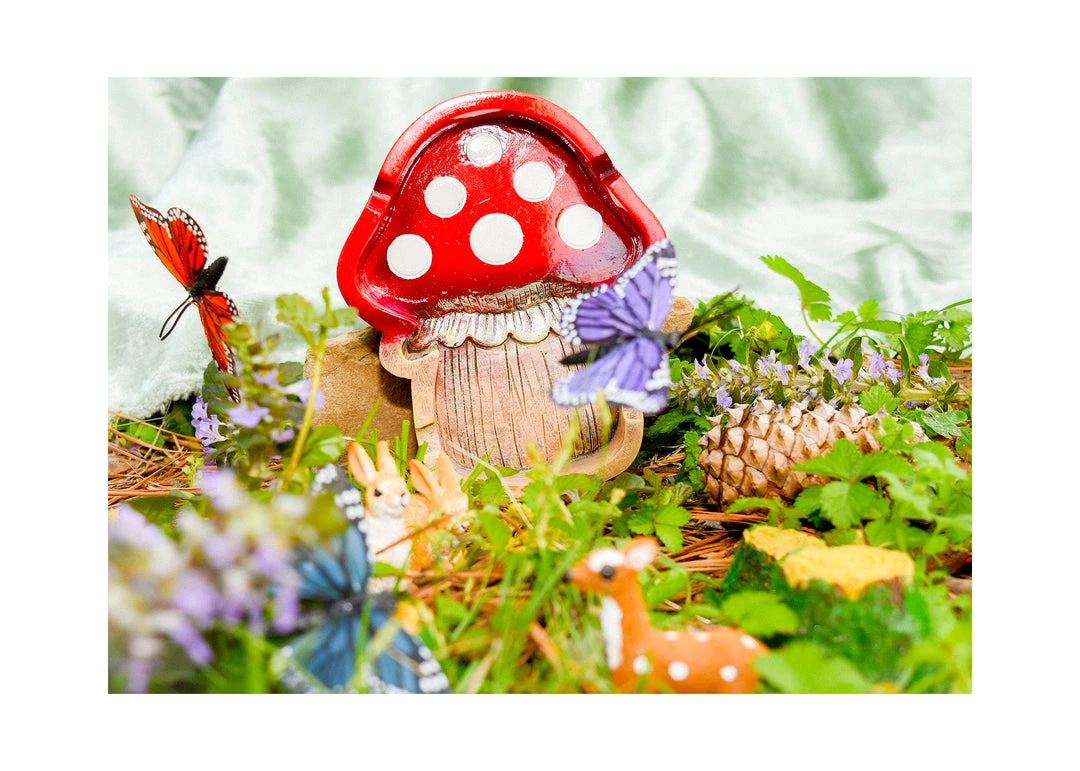 Burning Love Red Mushroom Ash Tray 3 Burning Love Red Mushroom Ash Tray